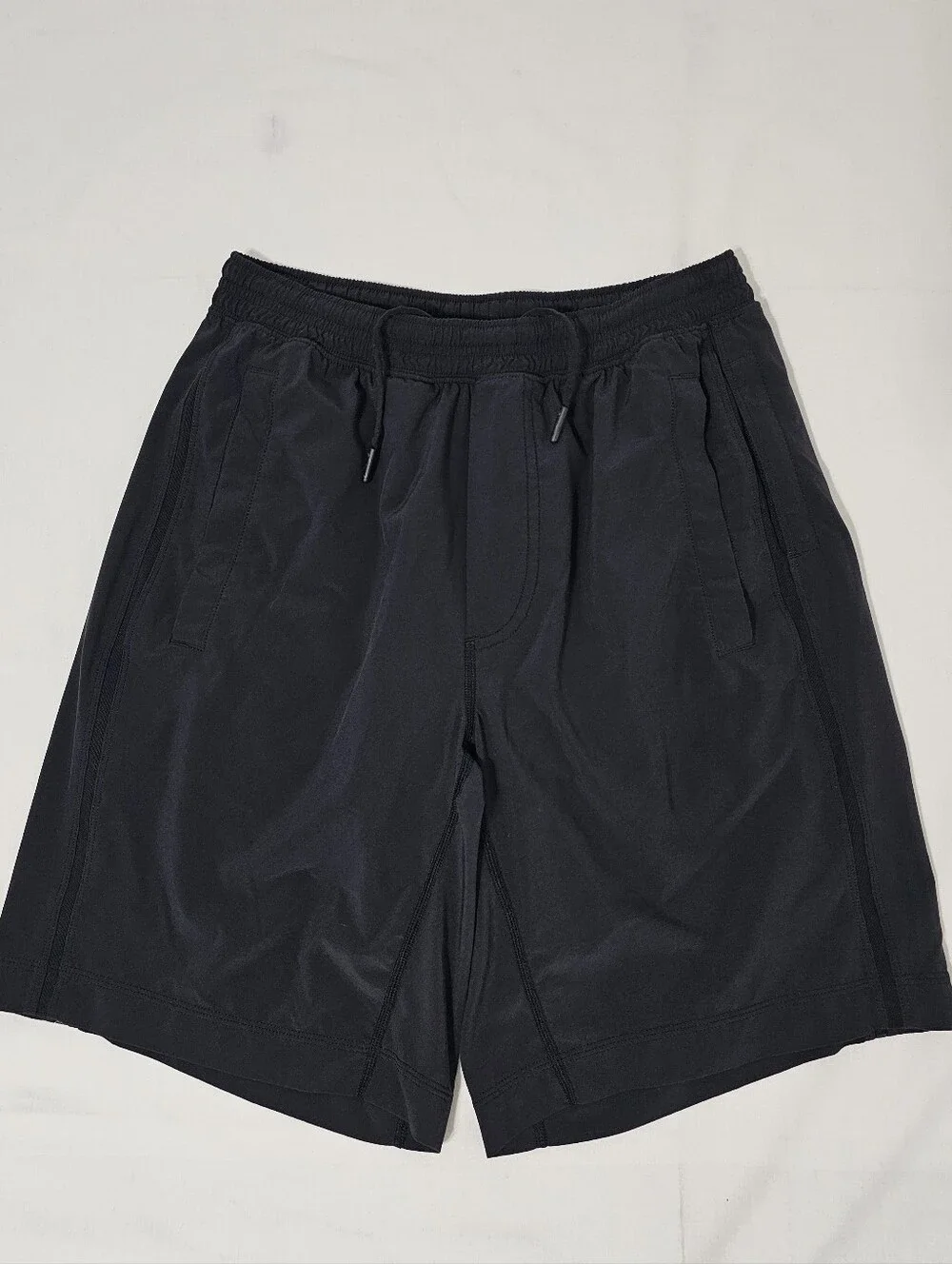 Lululemon Men’s Black Drawstring Athletic Training Shorts Size Medium